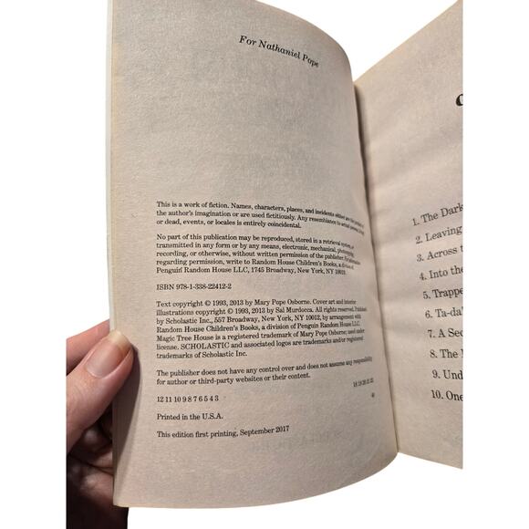 MAGIC TREE HOUSE #2 THE KNIGHT AT DAWN Mary Pope Osborne Chapter Book - Picture 6 of 7